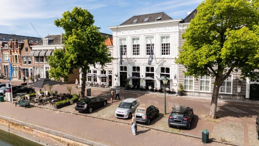 buitenkant van Hotel Mondragon